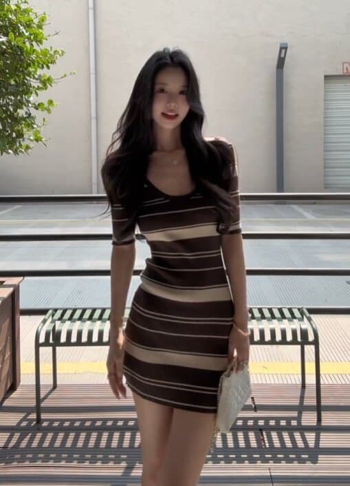 로얄 자매 바람 레트로 패션 품격 스트라이프 몸매 가꾸기 타이트 스커트 미니 스커트 고유 한 슈퍼 잘 생긴 드레스 2026 년 여름 상세 이미지 10