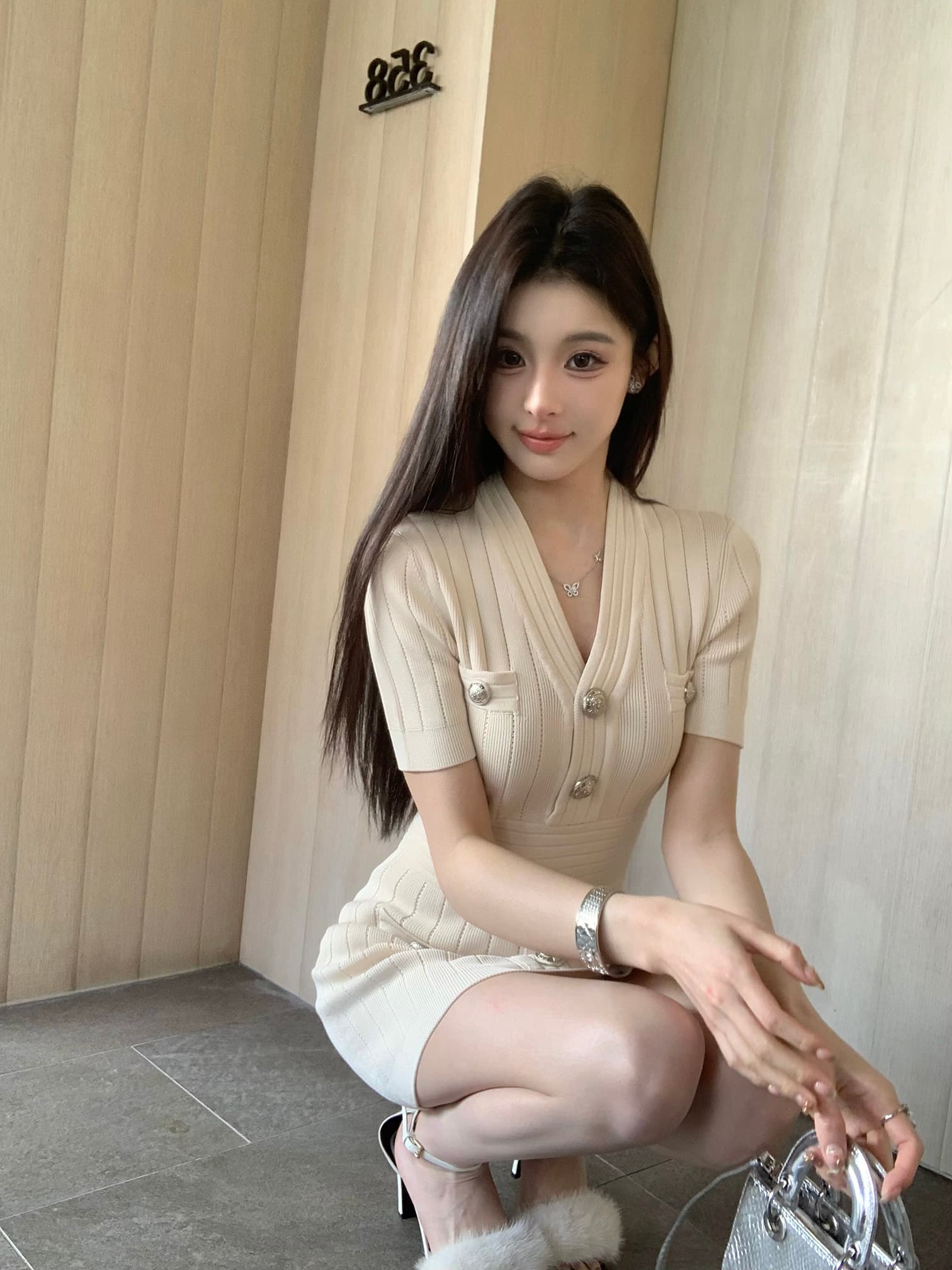 로얄 자매 바람 고급 센스 작은 샤넬 스타일 얼음 실크 드레스 쇼트플레이 천 골드 착용 가져 가라. 나이트 클럽 바람 타이트 V넥 타이트 스커트 상세 이미지 16