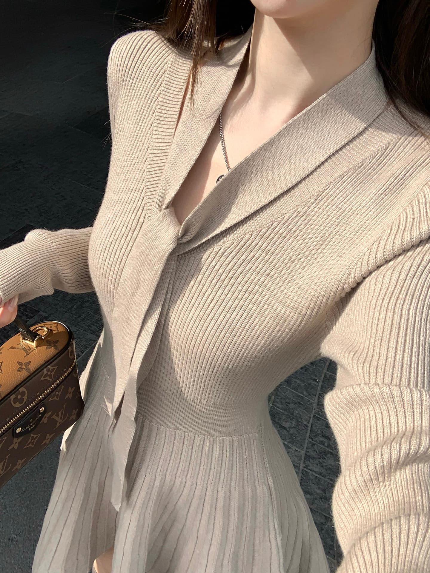 한국 품격 소녀 천 골드 센스 레이스업 V넥 홍콩 스타일 스웨터 니트 드레스 가을 겨울 플리츠 퍼프 우산 치마 상세 이미지 20