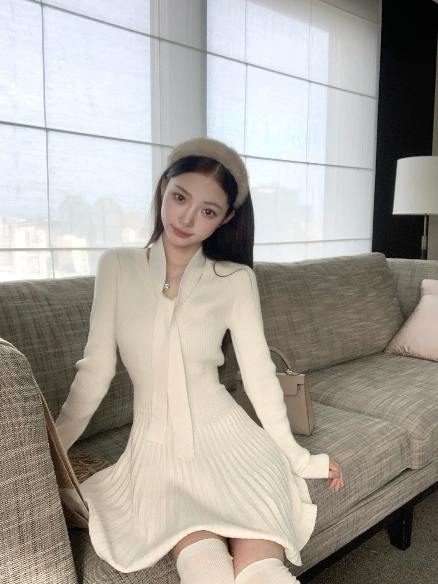 한국 품격 소녀 천 골드 센스 레이스업 V넥 홍콩 스타일 스웨터 니트 드레스 가을 겨울 플리츠 퍼프 우산 치마 상세 이미지 28