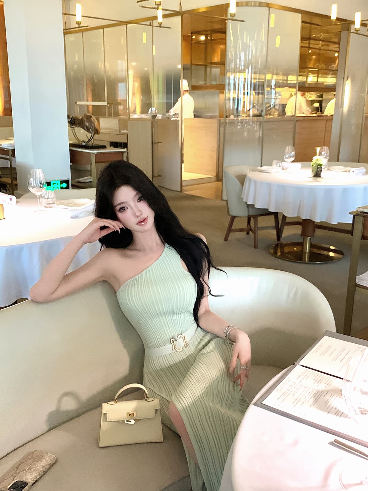 jayky yang 민트 노래 녹색 비스듬한 어깨 트임 니트 드레스 허리 수축 슬림해 보이는 인사이드 가져 가라. 만나는 롱 스커트 상세 이미지 24