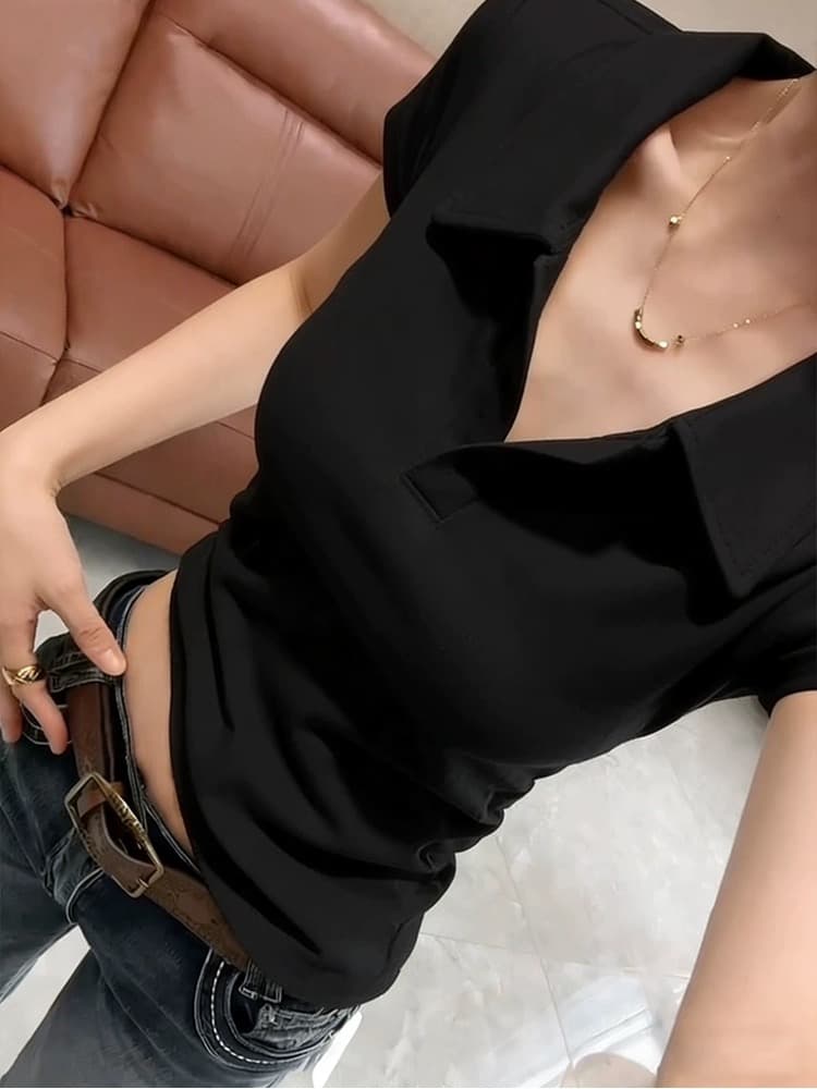 단색 polo 반 개방 칼라 반팔 티셔츠 여성 2026 여름 새로운 몸매 가꾸기 슬림해 보이는 품격 미니멀리즘 쇼트 스타일 맨위 이미지 2