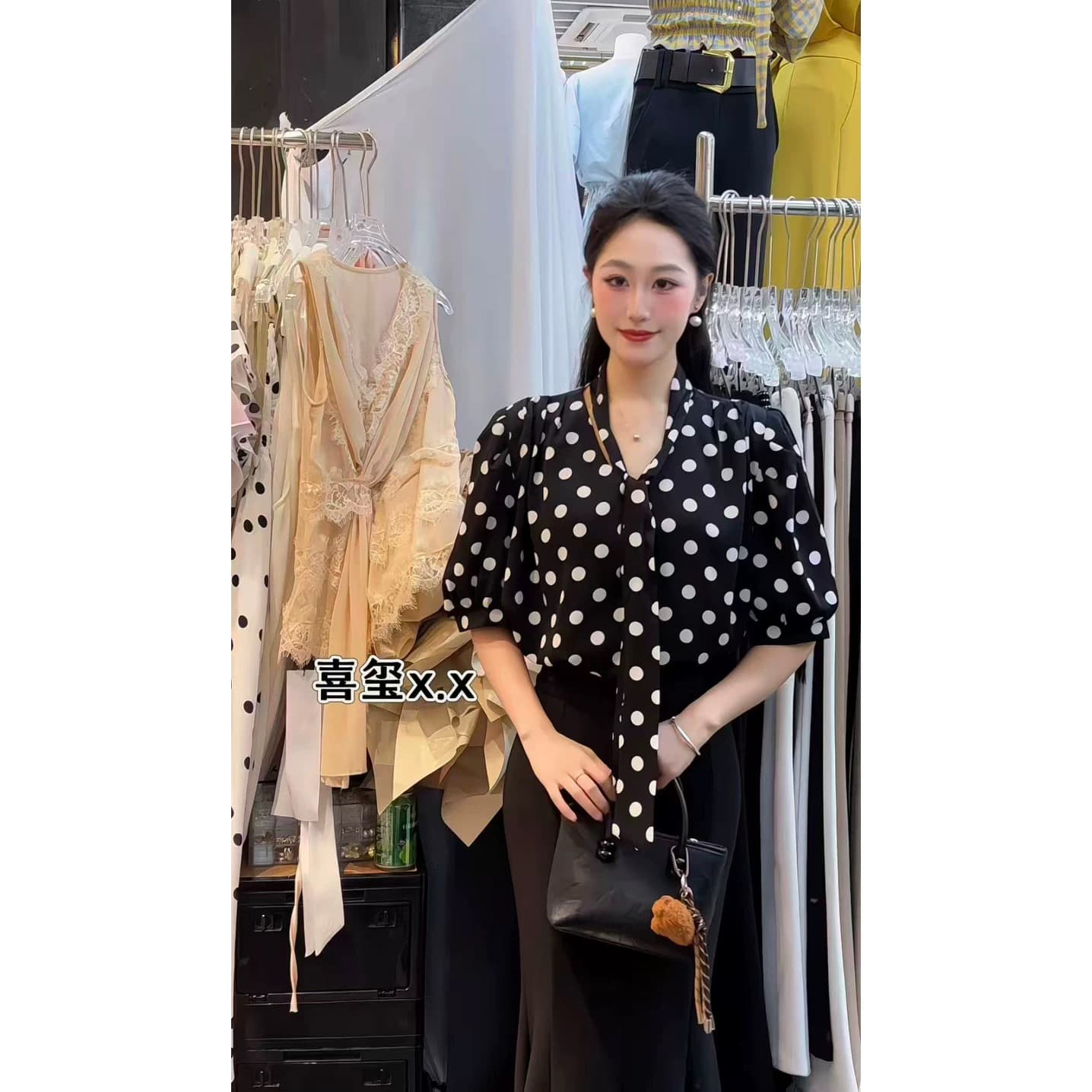 프랑스식 느슨함 센스 V넥 도트 무늬 반팔 여성 셔츠 여름 한 부서 루즈핏 표지 고기 연령 감소 맨위 이미지 3
