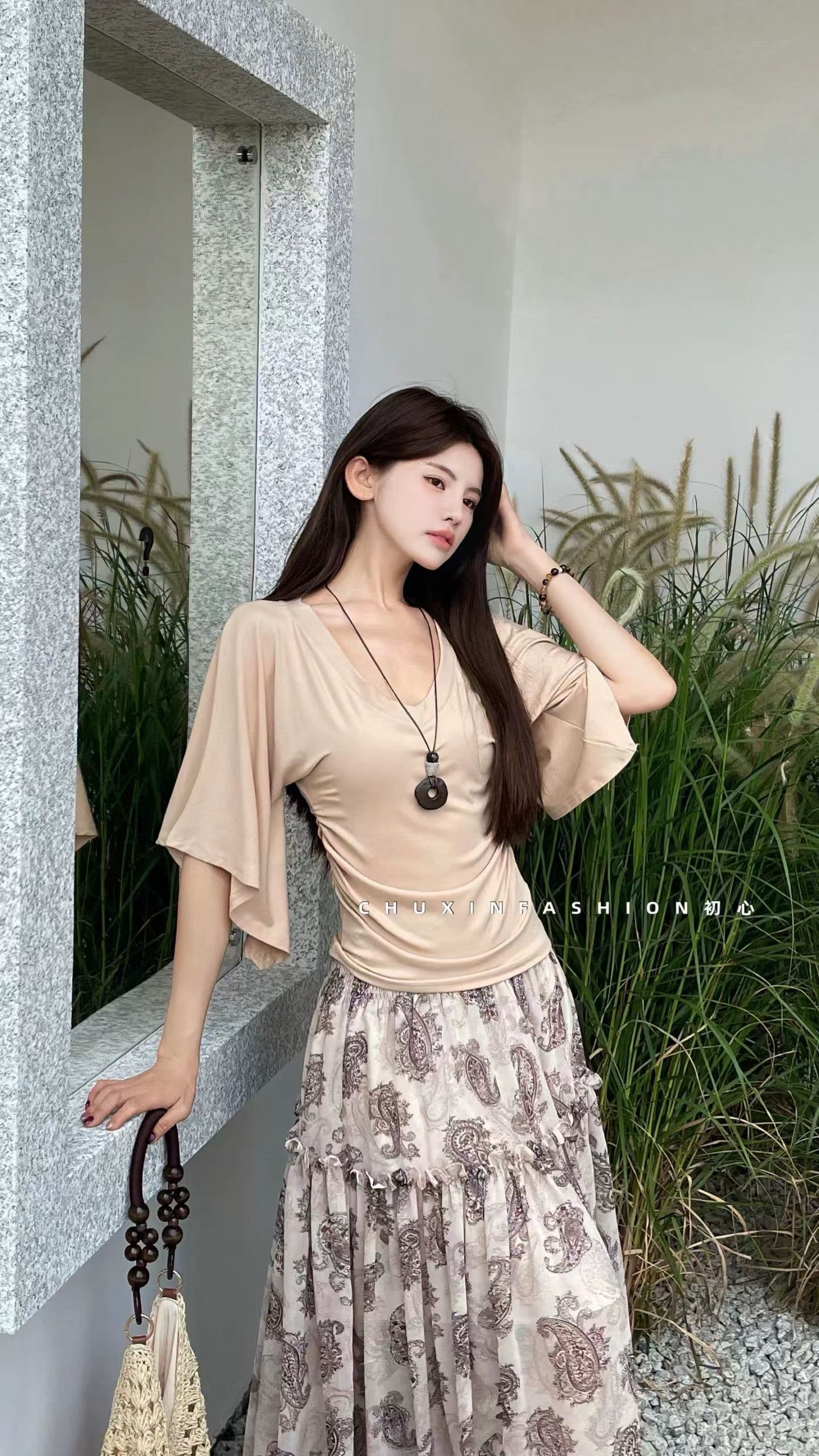 여름 반팔 얇은 스타일 빛 럭셔리 고급 센스 품격 여성 V넥 티셔츠 주름 한 부서 배트윙 소매 중간 소매 맨위 상세 이미지 6