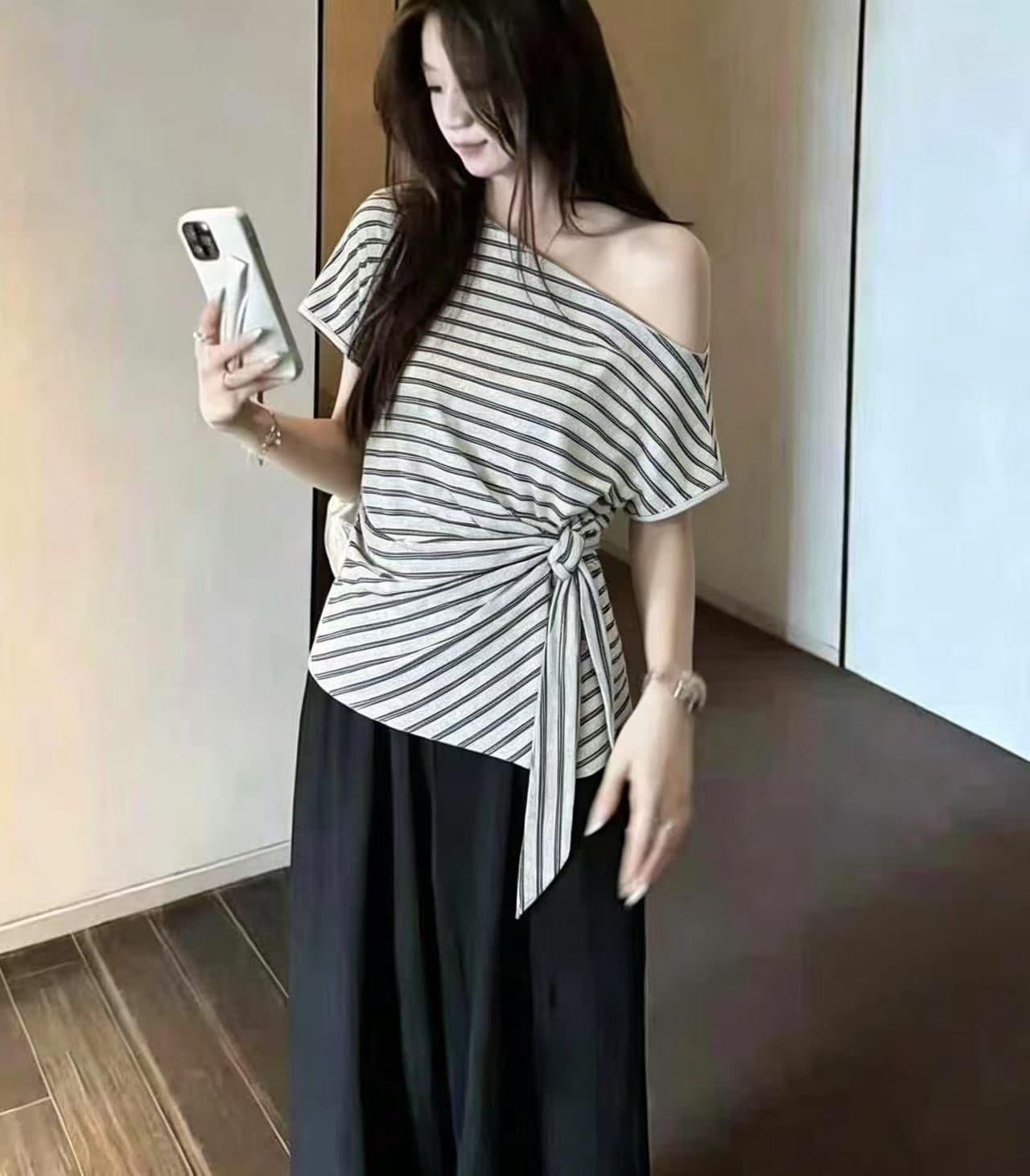 불규칙 패치워크 부서 리본 허리 수축 비스듬한 오프숄더 반팔 티셔츠 여성 여름 핫걸 순수한 욕망 바람 슬림해 보이는 스트라이프 맨위 상세 이미지 4
