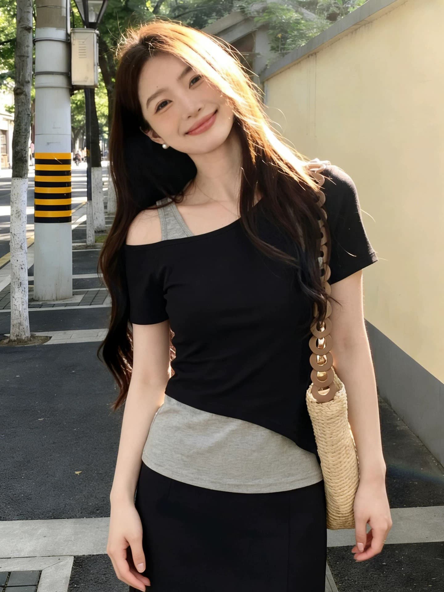 달콤한 차가운 바람 검정색 비스듬한 어깨 페이크 레이어드 반팔 티셔츠 여성 2026 새로운 여름 고유 한 아름다운 그레이트 봐. 의류