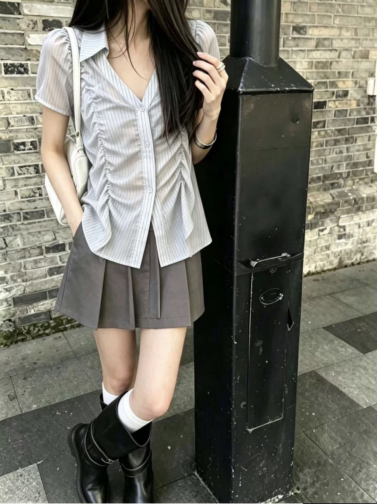 유럽 역 2026 여름 새로운 다용도 폴로 칼라 싱글 줄 버튼 반팔 여성 셔츠 여름 슬림해 보이는 주름 맨위 상세 이미지 7