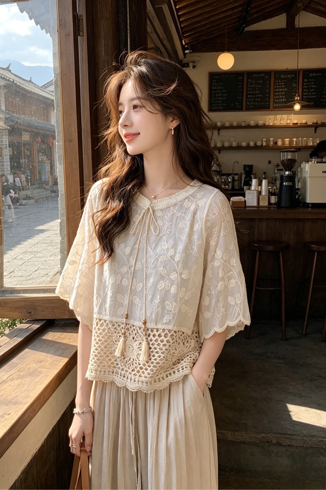 2026 여름 새로운 보헤미안 바람 자수 레이스 맨위 V넥 레이스업 술 휴가 바람 블라우스 작은 셔츠 이미지 6