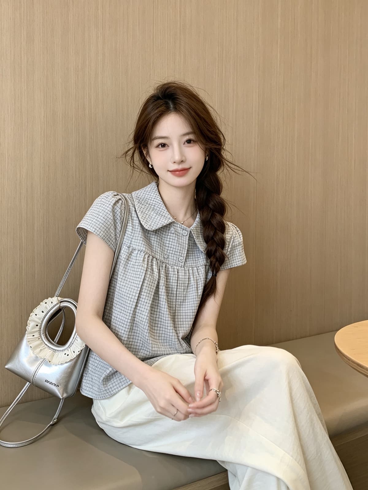 한국 2026 여름 레트로 베이비 칼라 체크무늬 셔츠 여성용 짧은 소매 폴로 칼라 플리츠 슬림해 보이는 연령 감소 루즈핏 맨위 상세 이미지 5