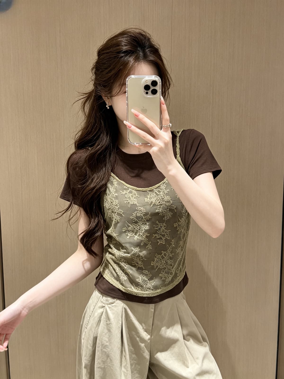 한 부서 레이스 슬립 페이크 레이어드 반팔 티셔츠 2026 여름 새로운 핫걸 몸매 가꾸기 연령 감소 맨위 작은 셔츠 여성 상세 이미지 9