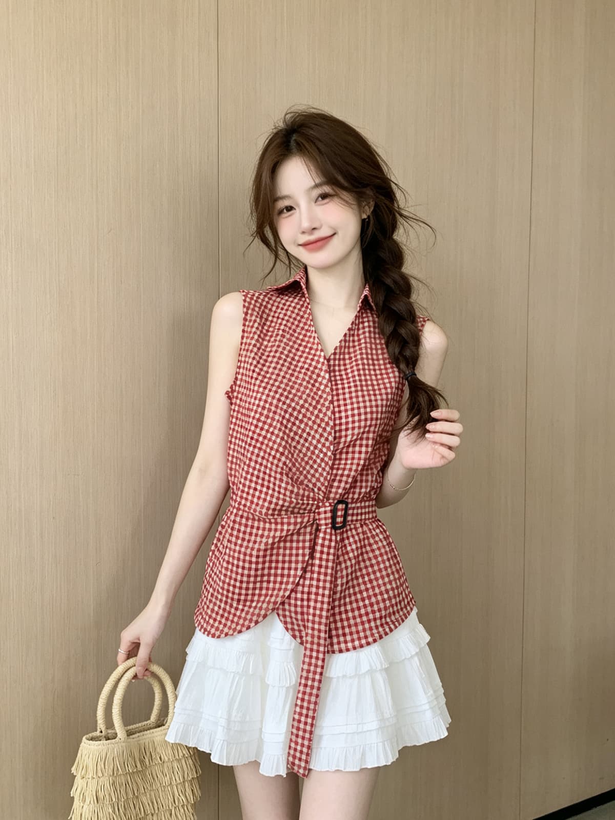 항구 바람 레트로 체크무늬 스탠드 칼라 셔츠 2026 여름 새로운 프랑스식 V넥 불규칙 스트랩 허리 수축 맨위 여성 상세 이미지 2