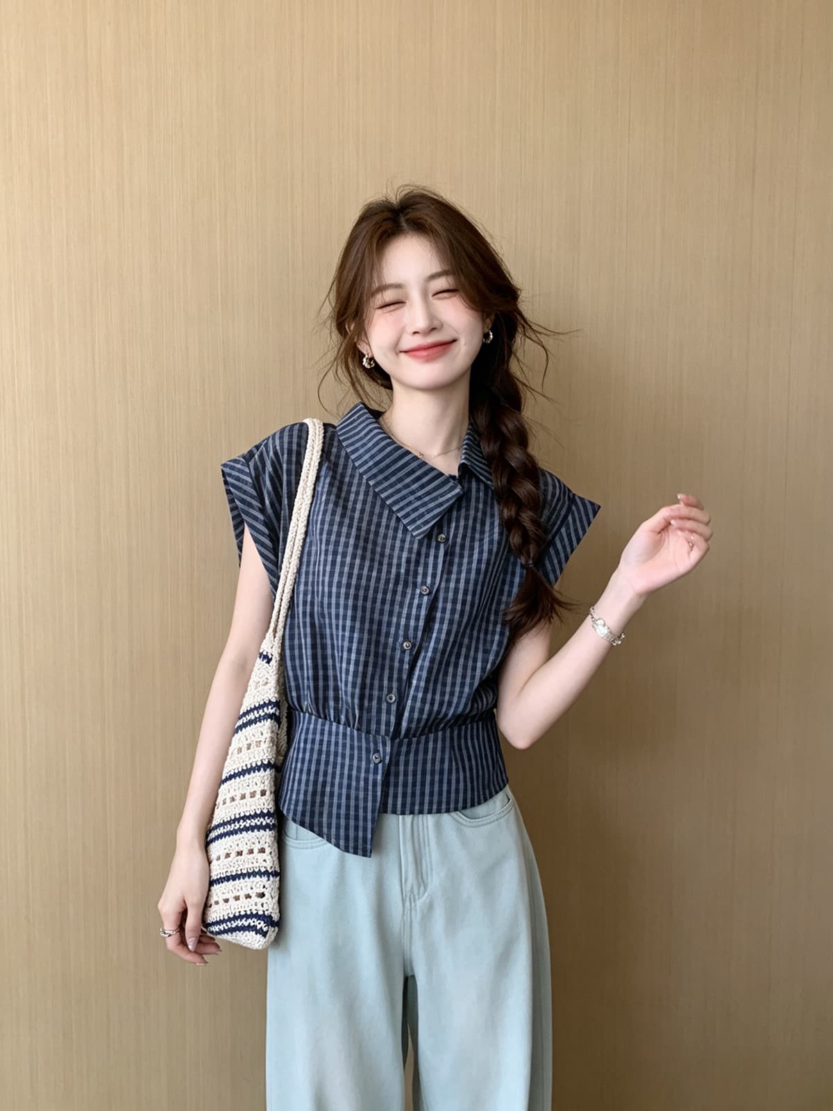 한 부서 출퇴근 체크무늬 아니요 규제 비스듬한 칼라 루즈핏 허리 수축 셔츠 2026 여름 새로운 개성 작은 대중 슬림해 보이는 맨위 이미지 3