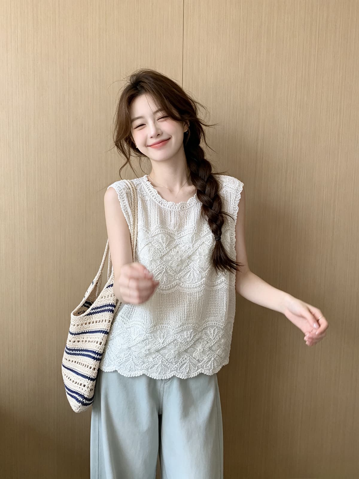 한 부서 미니멀리즘 2026 여름 새로운 레트로 다용도 레이스 자수 홀로우 아웃 민소매 니트 베스트 조끼 맨위 이미지 2
