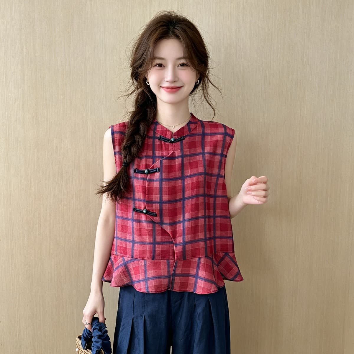 빛 국풍 빨간색 체크무늬 스탠드 칼라 민소매 셔츠 2026 여름 새로운 레트로 단추 허리 수축 슬림해 보이는 조끼 맨위 이미지 5