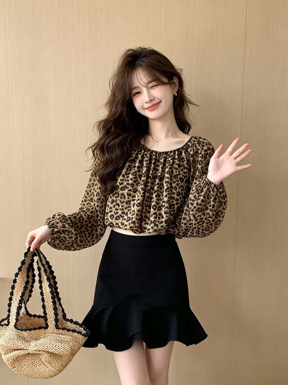 프랑스식 오프숄더 꽃무늬 긴팔 시폰 셔츠 여성 여름 핫걸 쇼트 스타일 품격 디자인 센스 오프숄더 셔츠 맨위 상세 이미지 4