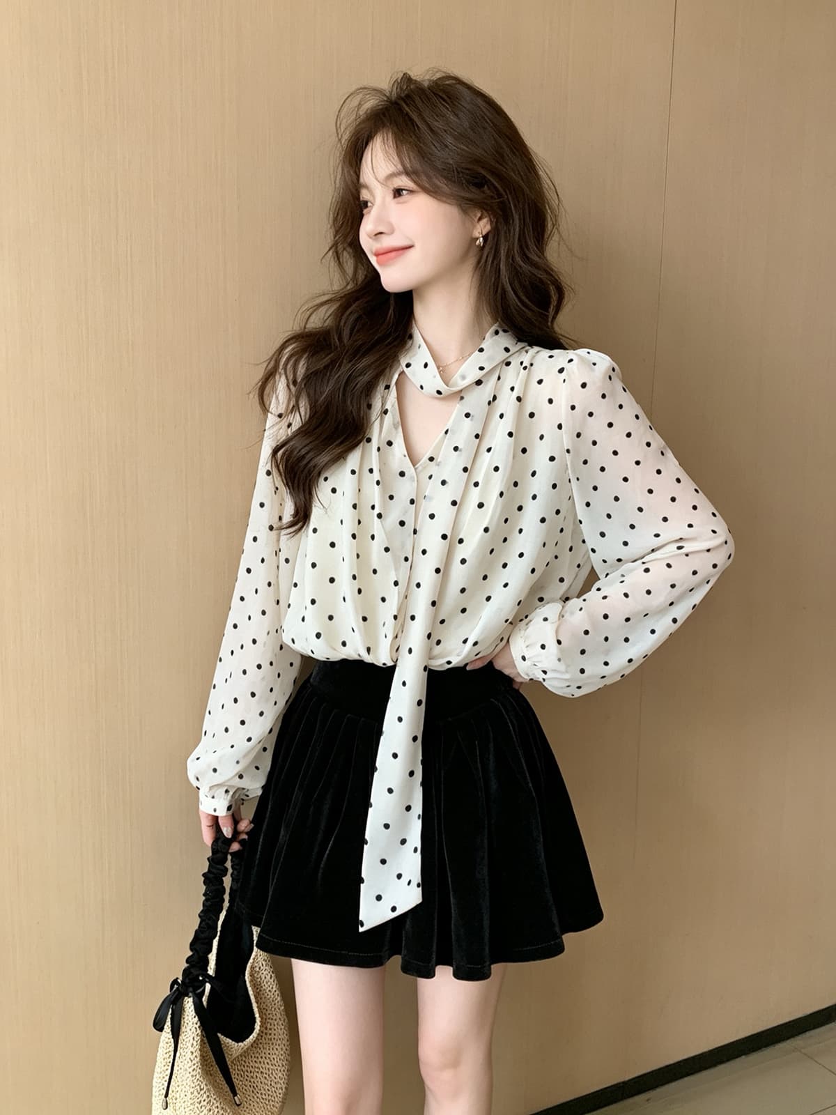 프랑스식 도트 무늬 리본 V넥 긴팔 여성 셔츠 가을 겨울 순수한 욕망 바람 스택 착용 고급 센스 명문 여성 쉬폰 블라우스 맨위 상세 이미지 4