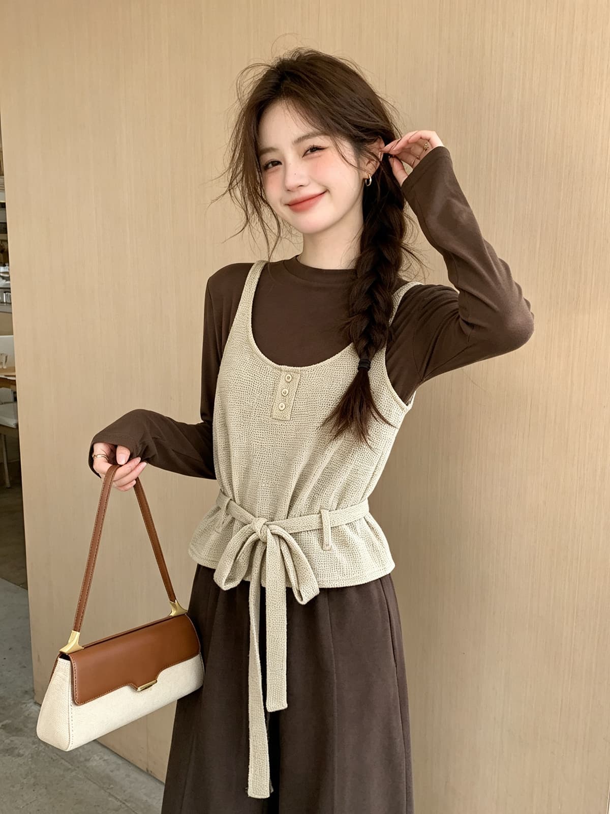 가을 새로운 느긋한 느슨함 센스 긴팔 티셔츠 조끼 벨트 3종 세트 패션 디자인 센스 스택 착용 맨위 여성