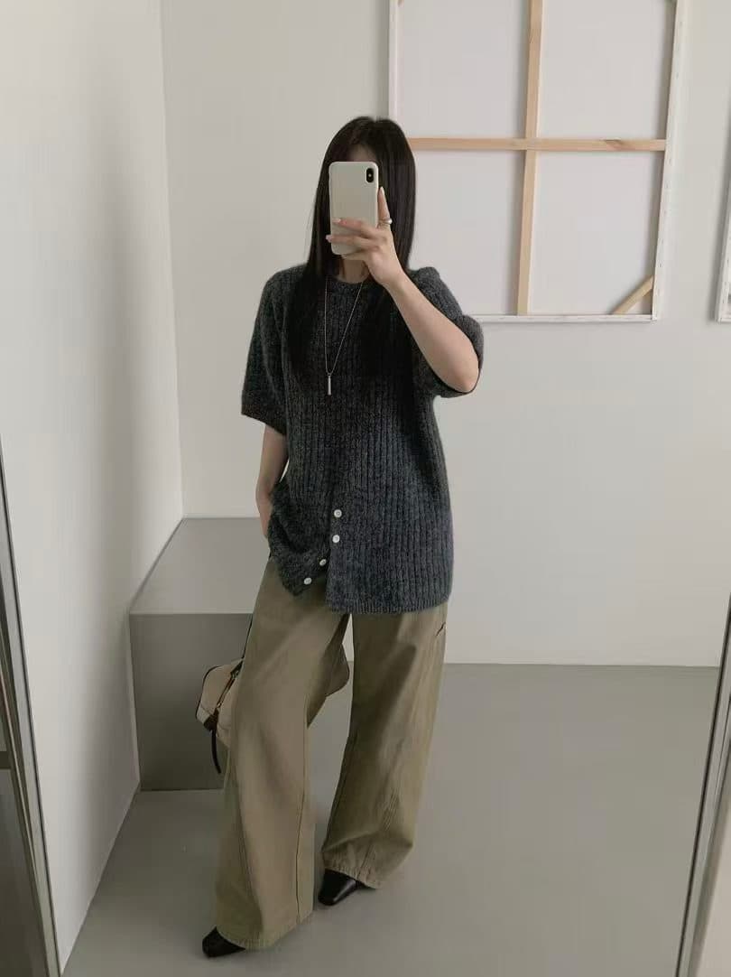 가을 새로운 한 부서 몸매 가꾸기 슬림해 보이는 라운드 넥 단색 얇은 양모 니트 반팔 셔츠 여성 다용도 맨위 트렌디 상세 이미지 8