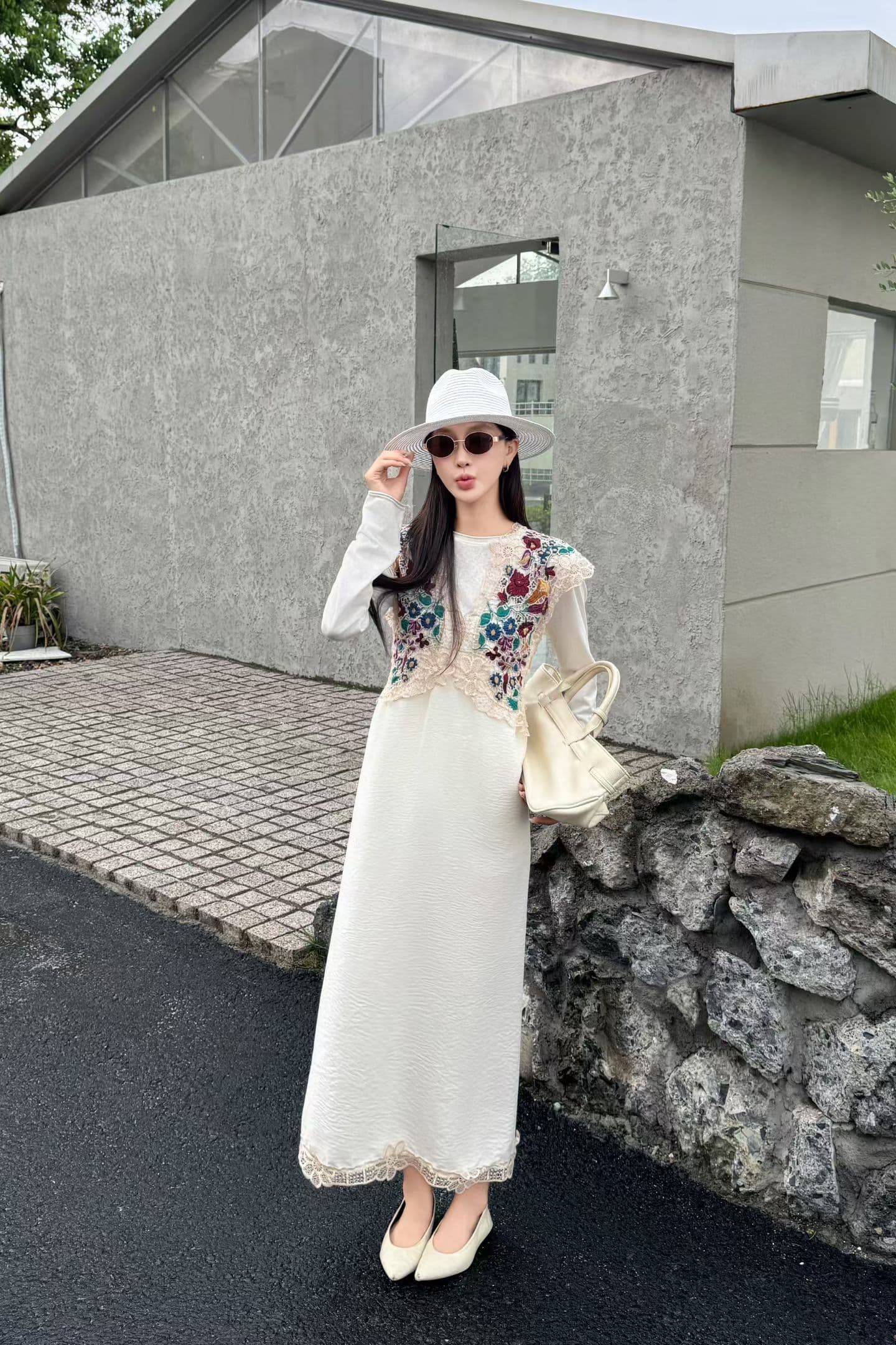 보헤미안 바람 자수 V넥 민소매 여성 드레스 레이스 밑단 슬림해 보이는 휴가 롱 스커트 일식 상세 이미지 4