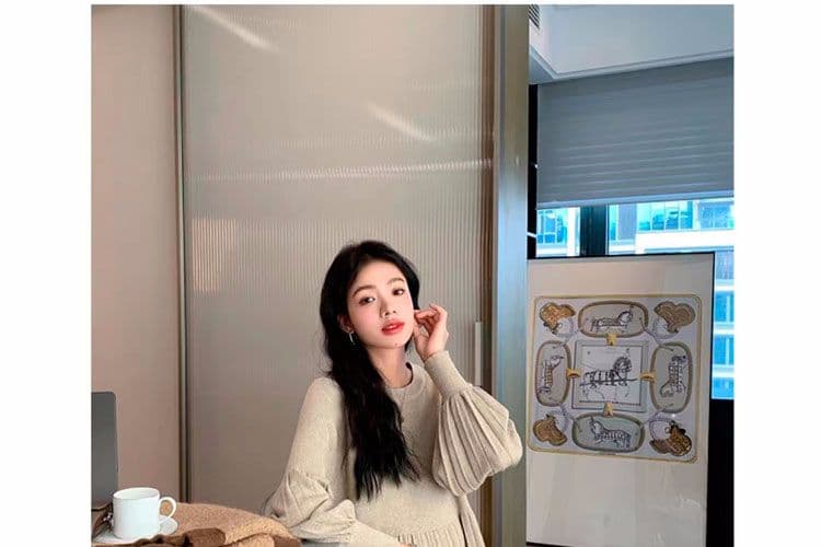 2025 출산 착용 가을 겨울 새로운 루즈핏 세련된 섹션 거품 소매 기본 스커트 스웨터 드레스 무릎 아래 롱 코트 드레스 상세 이미지 30