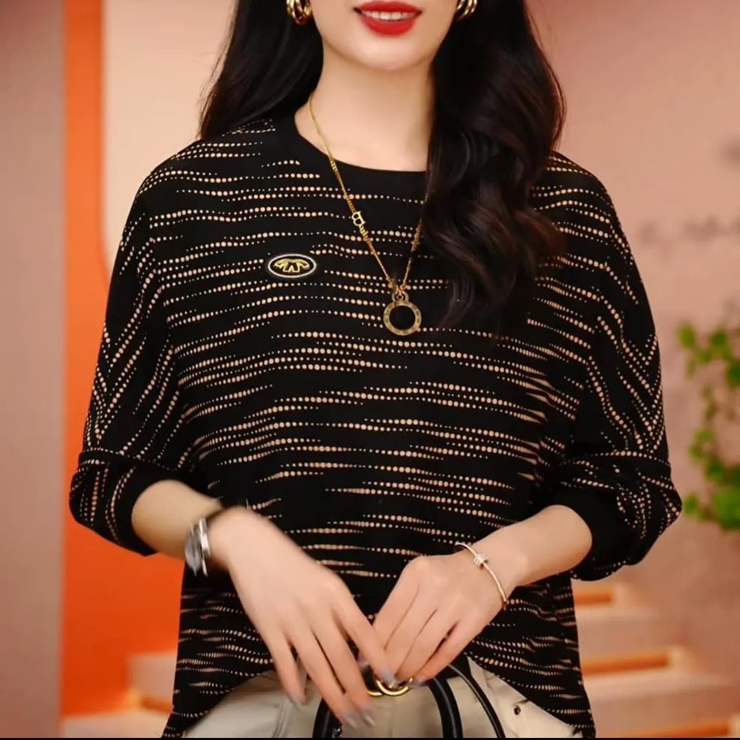 고급 프린트 라운드 넥 긴팔 티셔츠 이른 봄 새로운 영 엄마 품격 작은 셔츠 루즈핏 연령 감소 맨위 상세 이미지 2
