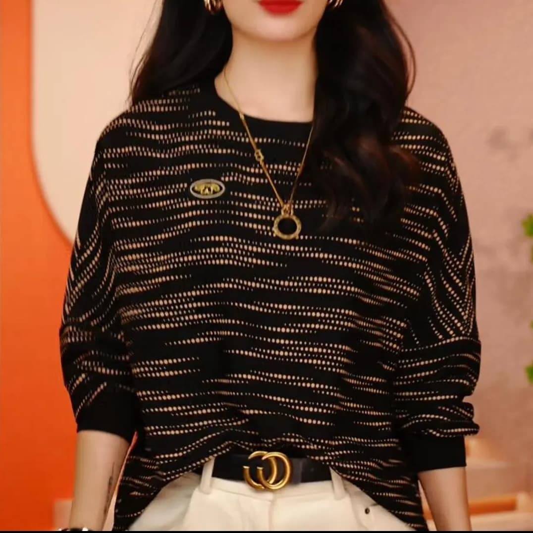 고급 프린트 라운드 넥 긴팔 티셔츠 이른 봄 새로운 영 엄마 품격 작은 셔츠 루즈핏 연령 감소 맨위 상세 이미지 4