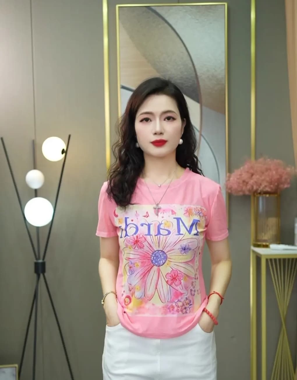 이중층 망사 패션 외국 가스 엄마 반팔 티셔츠 여성 새로운 여름 작은 셔츠 몸매 가꾸기 슬림해 보이는 프린트 맨위 이미지 4