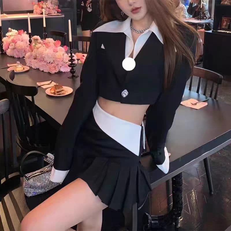 인터넷 유명인 세트 로얄 자매 고급 센스 202 6 년 새로운 정장 플리츠 스커트 두 조각 패션 매운맛