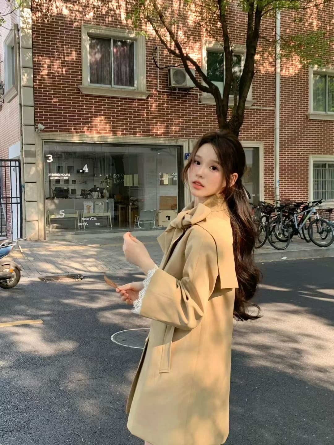 영국식 바람 천 골드 나비 매듭 스탠드 칼라 재킷 재킷 여성 의류 가을 새로운 작은 키 중간 길이 카키 색 코트 상세 이미지 4