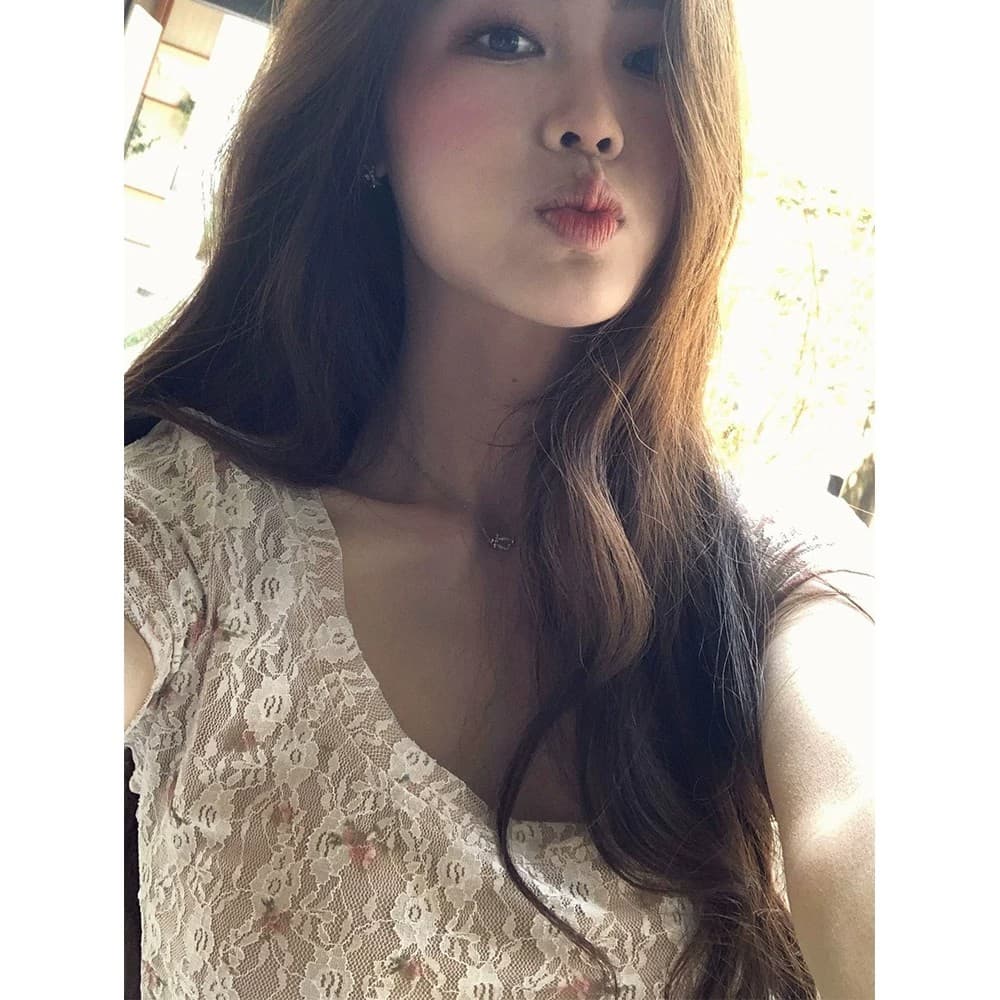 레이스 안감 화이트 레이스 꽃무늬 u 칼라 반팔 티셔츠 여성 여름 디자인 센스 순수한 욕망 핫걸 몸매 가꾸기 맨위 이미지 3