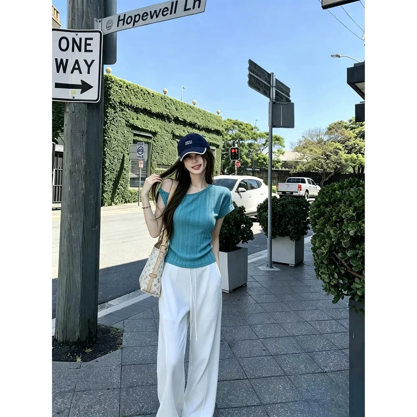 레이크 블루 색상 비스듬한 어깨 반팔 티셔츠 여성 2026 여름 한 부서 디자인 센스 루즈핏 오프숄더 이미지 5