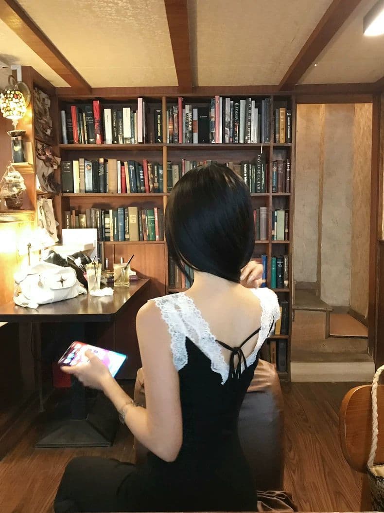 여름 핫걸 몸매 가꾸기 슬림해 보이는 레이스 조각 여성 드레스 V넥 패션 외국 가스 길다 치마 상세 이미지 15