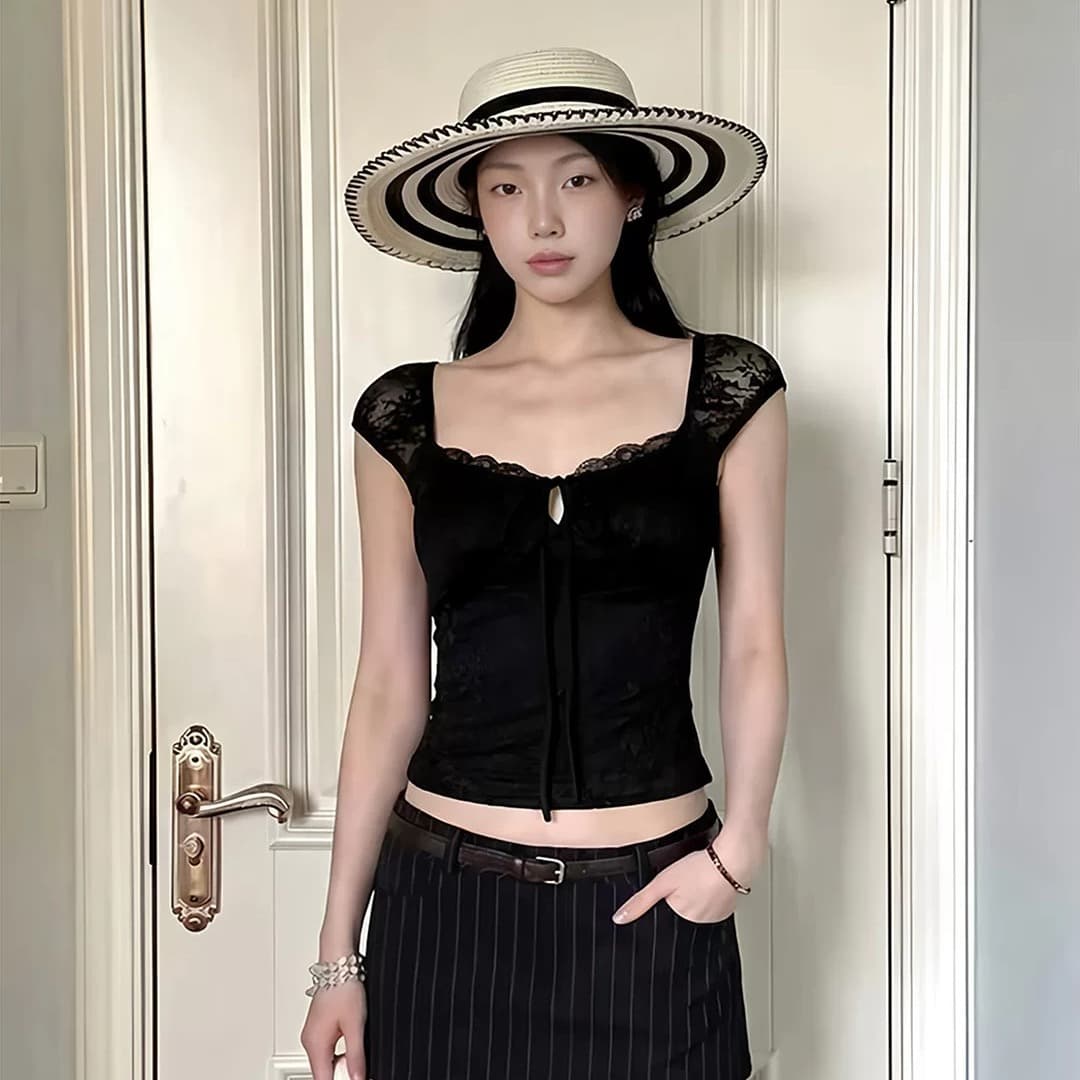 miu 부서 핫걸 검정색 레이스 조각 광장 칼라 민소매 조끼 여성 여름 디자인 센스 작은 대중 순수한 욕망 슬립 맨위 이미지 5