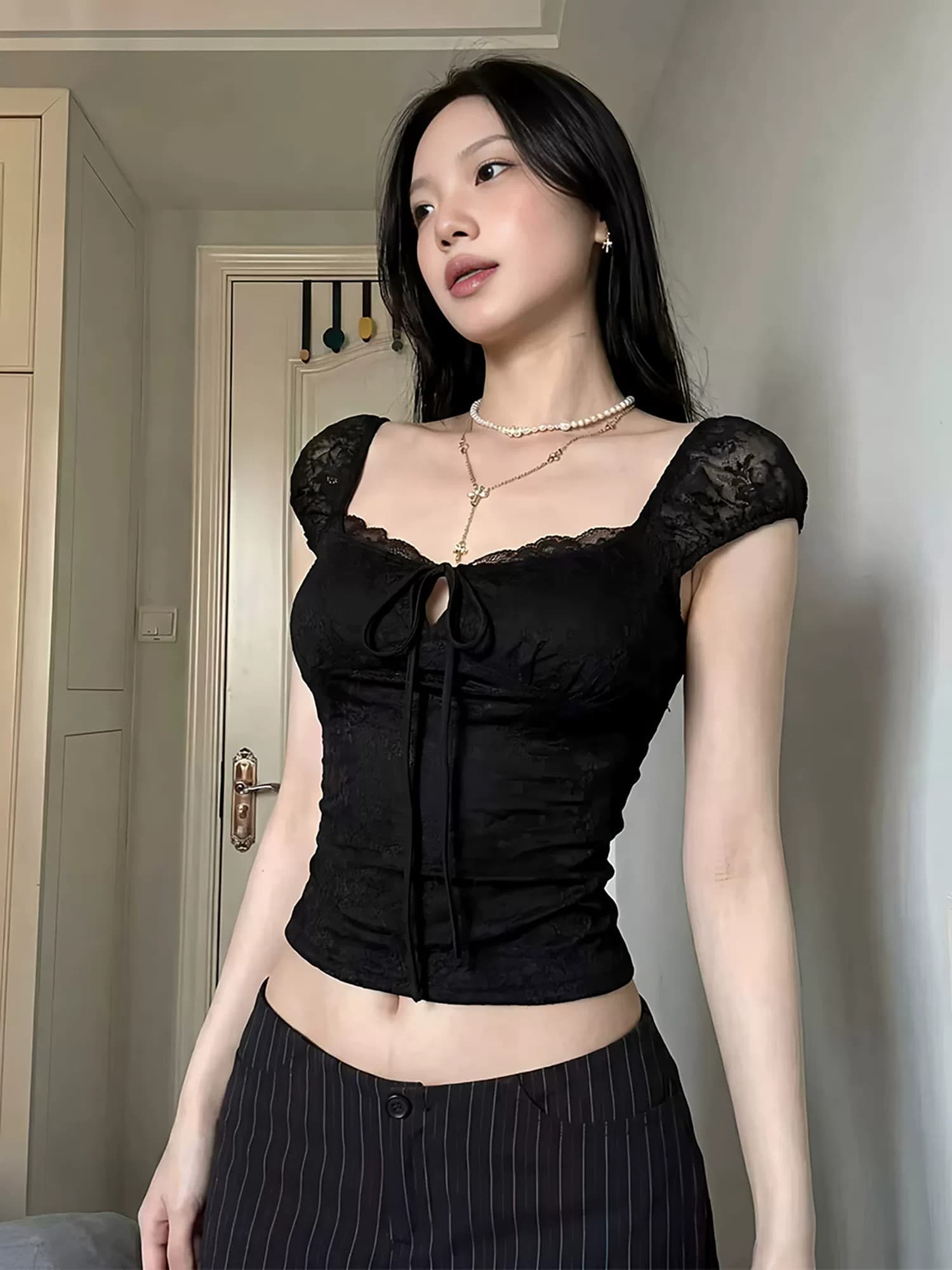 miu 부서 핫걸 검정색 레이스 조각 광장 칼라 민소매 조끼 여성 여름 디자인 센스 작은 대중 순수한 욕망 슬립 맨위 상세 이미지 4