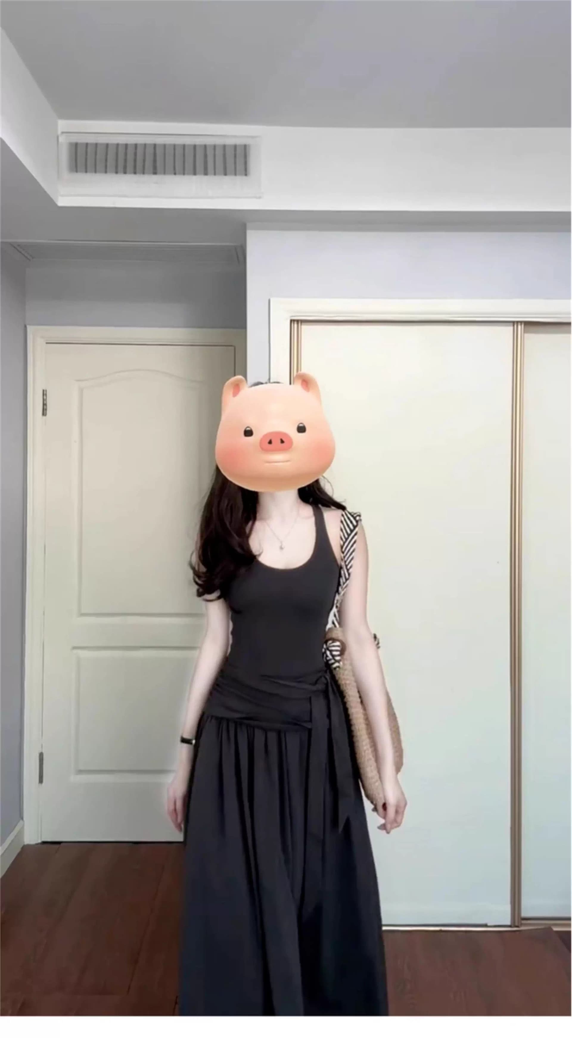 프랑스식 어두운 회색 슬립 드레스 아이들 2026 새로운 몸매 가꾸기 슬림해 보이는 허리 수축 디자인 센스 주름 롱 스커트 상세 이미지 2