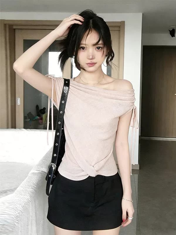 원본 원단 것 달콤함 핑크색 비스듬한 어깨 반팔 티셔츠 여성 여름 펌프 Pleat 레이스업 슬림해 보이는 오프숄더 맨위 이미지 3