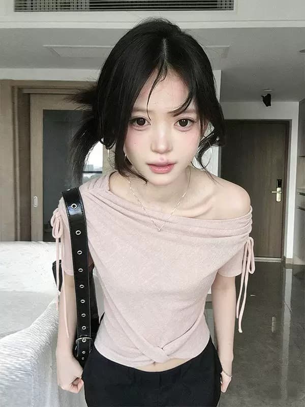 원본 원단 것 달콤함 핑크색 비스듬한 어깨 반팔 티셔츠 여성 여름 펌프 Pleat 레이스업 슬림해 보이는 오프숄더 맨위 상세 이미지 3