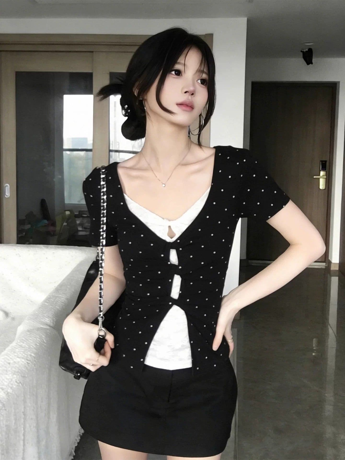 검정색 도트 무늬 페이크 레이어드 레이스 긍정적 인 어깨 반팔 티셔츠 여성 여름 한 부서 디자인 센스 맨위 상세 이미지 3