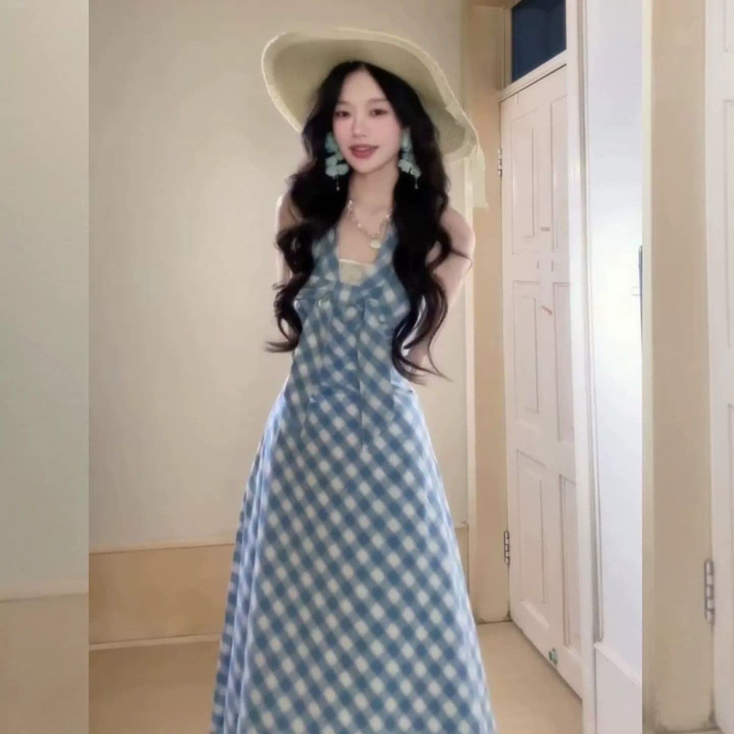 있음 안감 여름 파란색 체크무늬 행침 목 여성 드레스 해변가 휴가 바람 허리 수축 나비 매듭 민소매 롱 스커트 상세 이미지 2