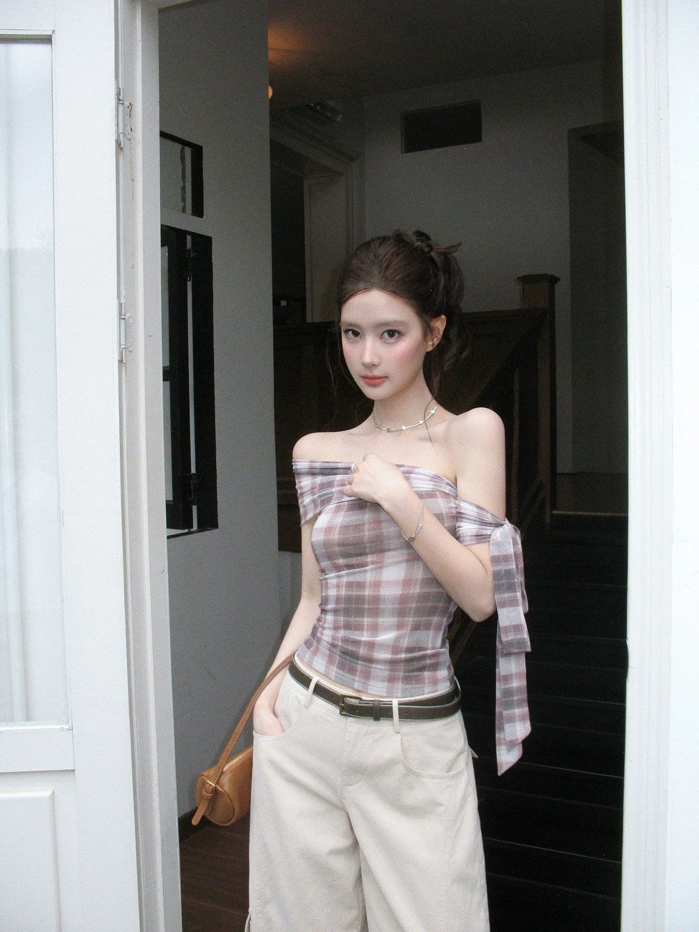 오프숄더 섹시함 가을 어깨 소매 티셔츠 여성 여름 레이스업 펌프 Pleat 몸매 가꾸기 고유 한 아름다운 품격 오프숄더 쇼트 스타일 맨위 상세 이미지 10
