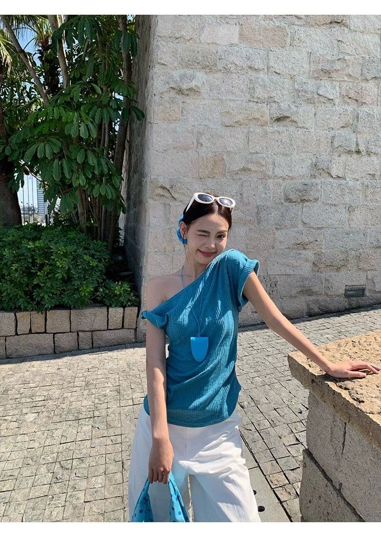 원본 원단 것 레이크 블루 색상 비스듬한 어깨 반팔 티셔츠 여성 2026 여름 한 부서 디자인 센스 루즈핏 오프숄더 상세 이미지 11