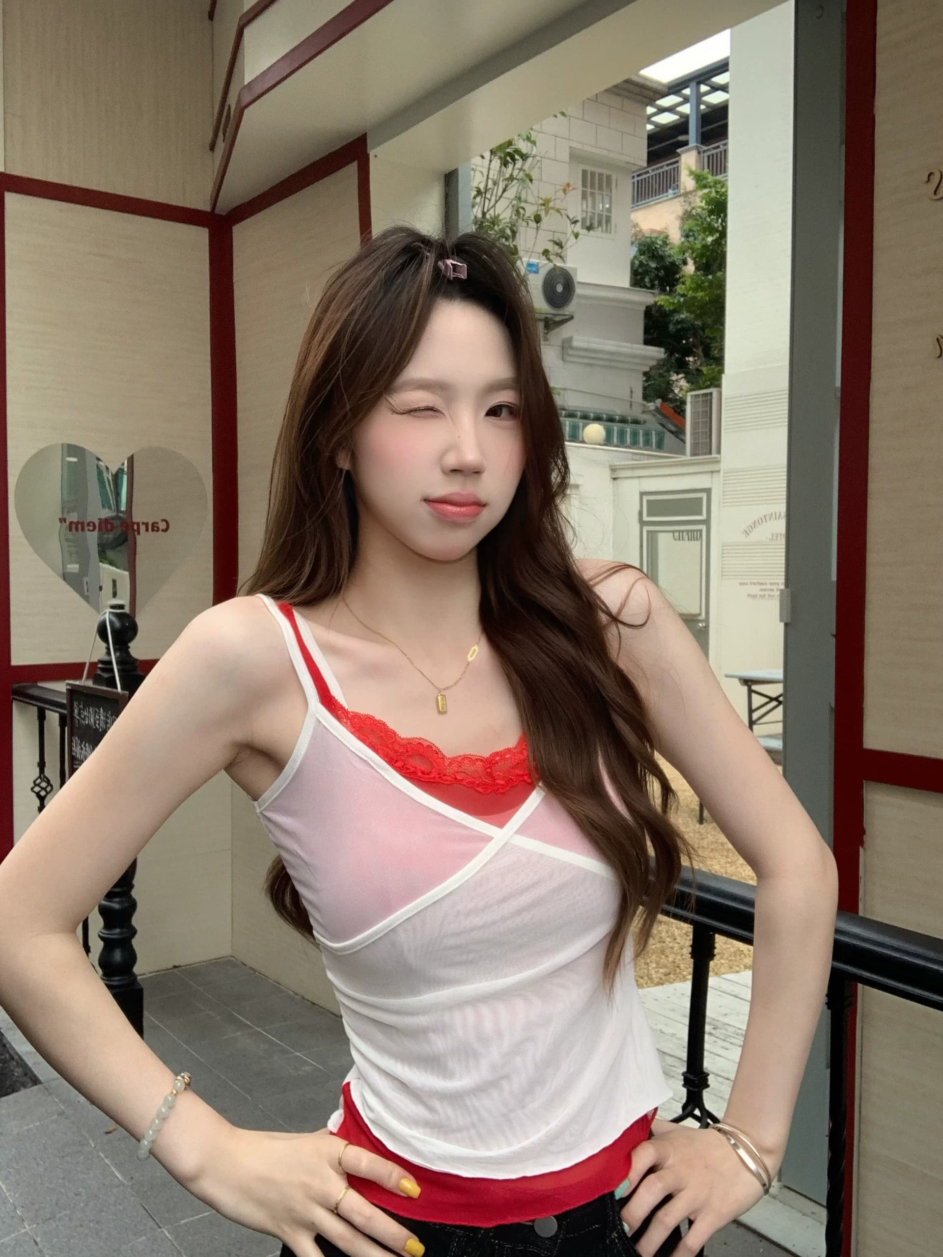순수한 욕망 핫걸 스택 착용 페이크 레이어드 레이스 캐미솔 여름 외출용 새로운 고유 한 슈퍼 잘 생긴 민소매 맨위