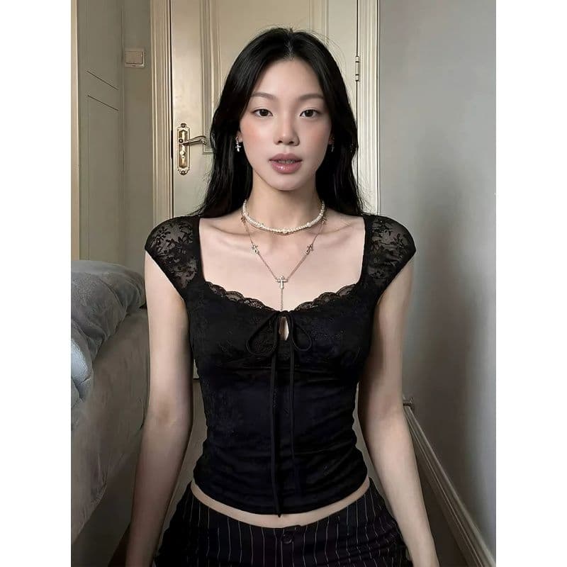 miu 부서 핫걸 검정색 레이스 조각 광장 칼라 민소매 조끼 여성 여름 디자인 센스 작은 대중 순수한 욕망 슬립 맨위 이미지 2