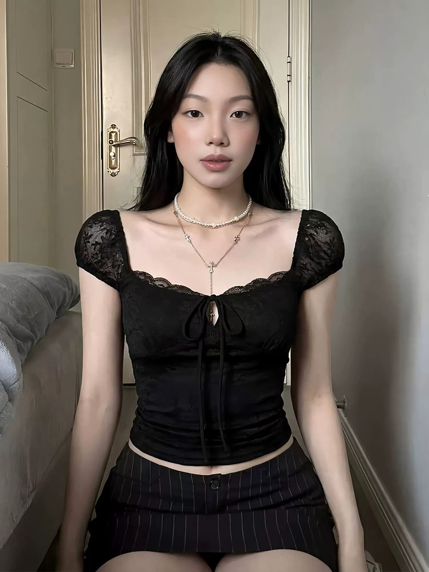 miu 부서 핫걸 검정색 레이스 조각 광장 칼라 민소매 조끼 여성 여름 디자인 센스 작은 대중 순수한 욕망 슬립 맨위 상세 이미지 2