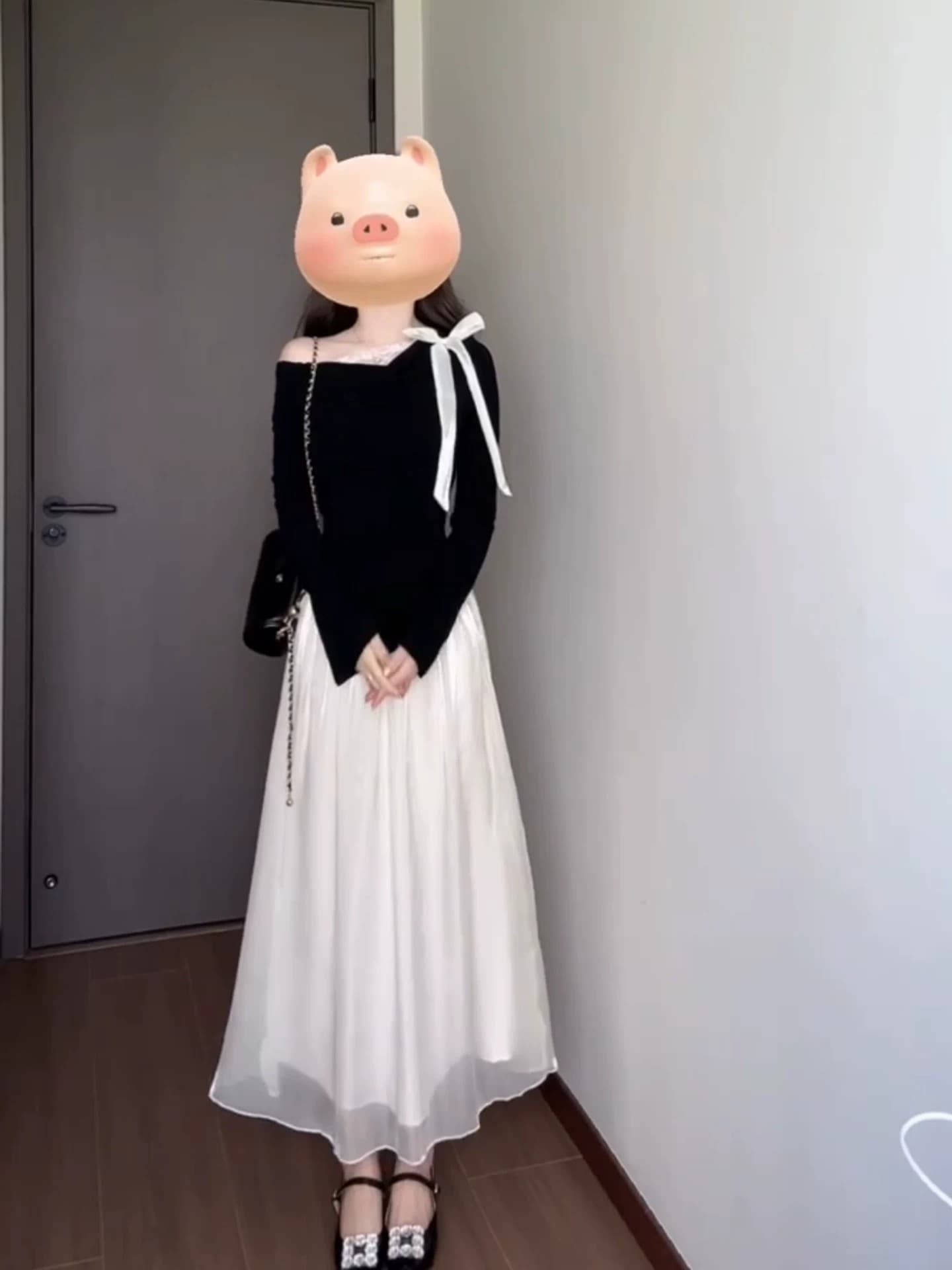 사람들 면 한 부서 이른 가을 비스듬한 어깨 의류 여성 순수한 욕망 디자인 센스 몸매 가꾸기 슬림해 보이는 새로운 긴팔 티셔츠 품격 착용 가져 가라. 이미지 4