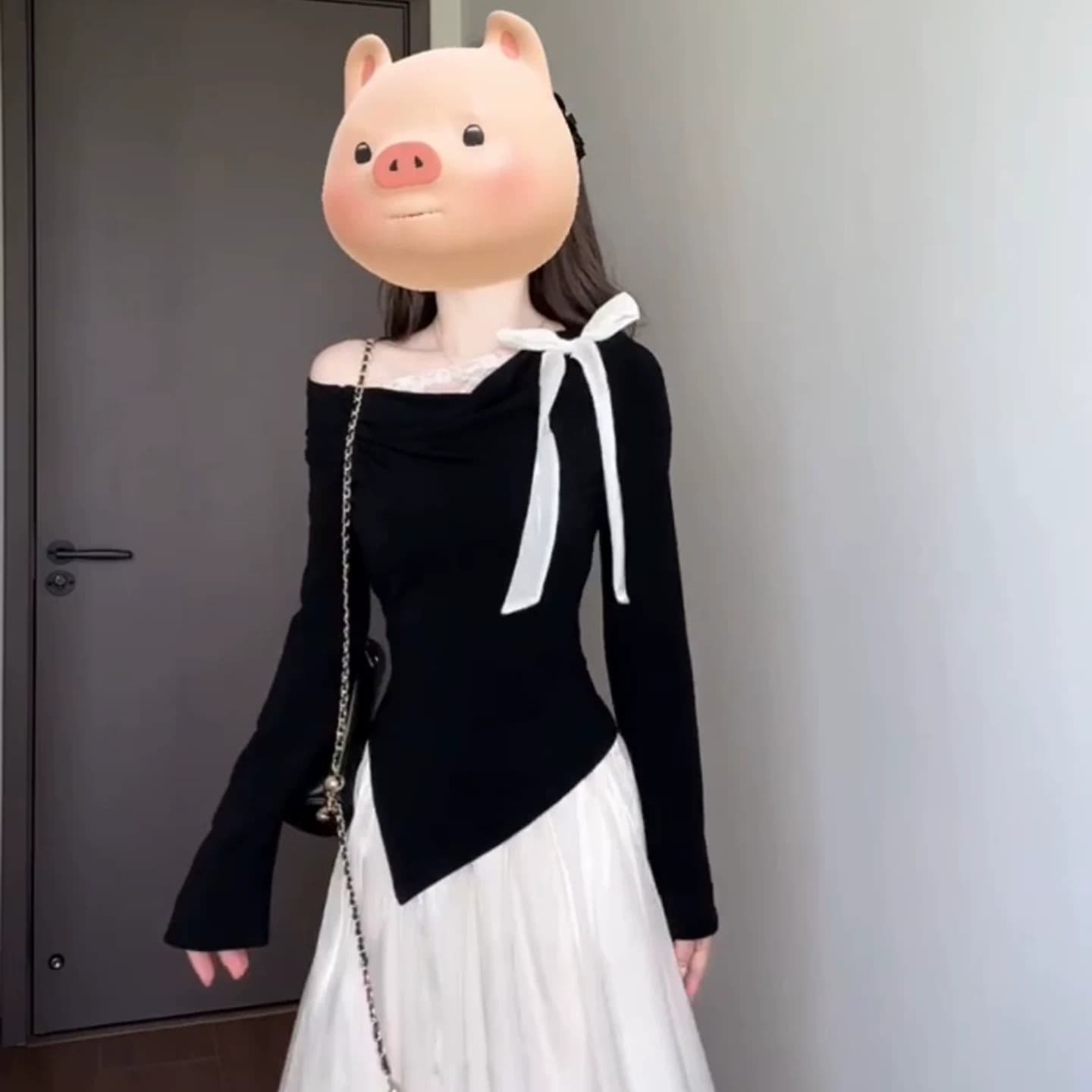 사람들 면 한 부서 이른 가을 비스듬한 어깨 의류 여성 순수한 욕망 디자인 센스 몸매 가꾸기 슬림해 보이는 새로운 긴팔 티셔츠 품격 착용 가져 가라. 이미지 5