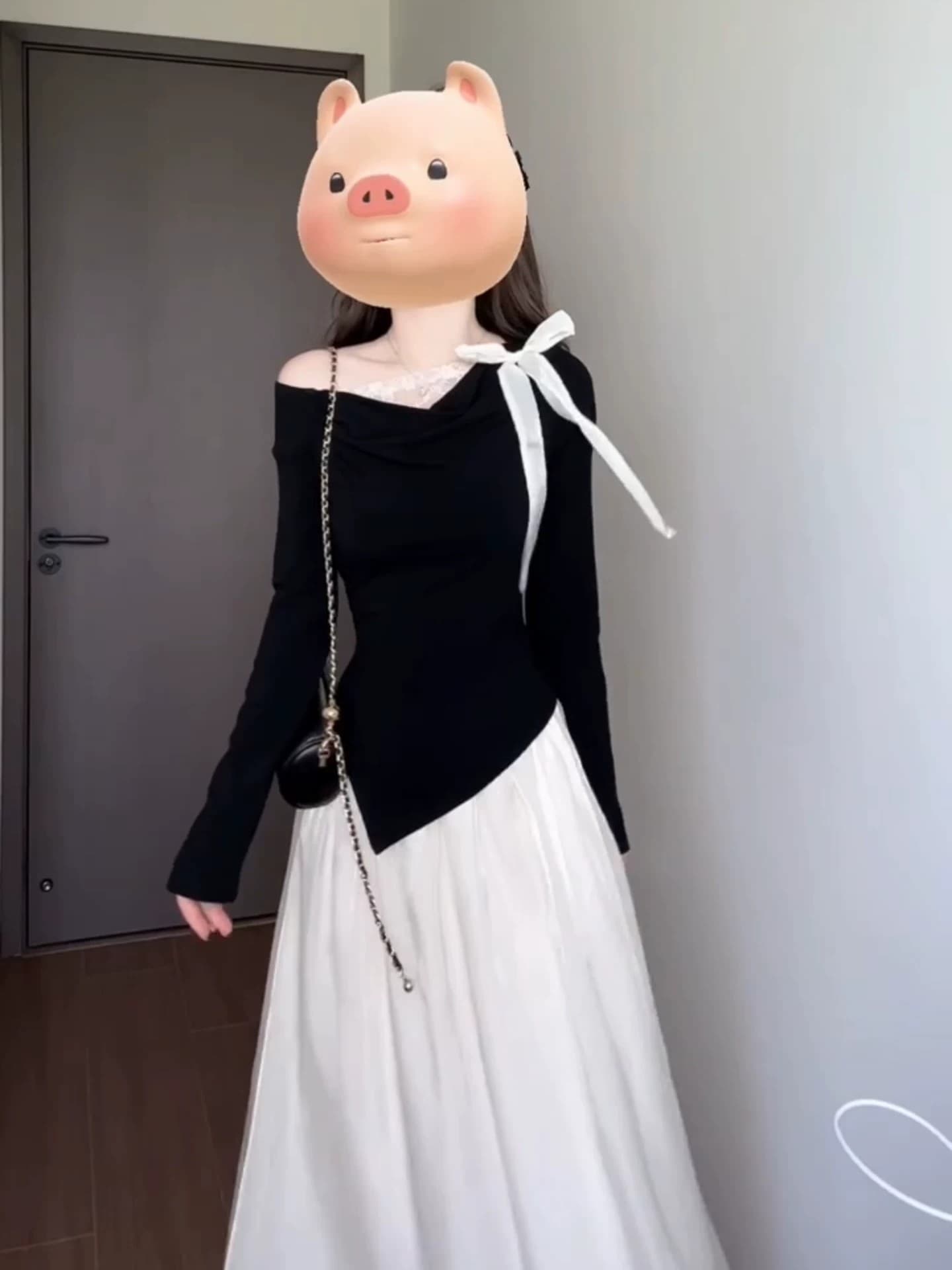 사람들 면 한 부서 이른 가을 비스듬한 어깨 의류 여성 순수한 욕망 디자인 센스 몸매 가꾸기 슬림해 보이는 새로운 긴팔 티셔츠 품격 착용 가져 가라. 상세 이미지 1