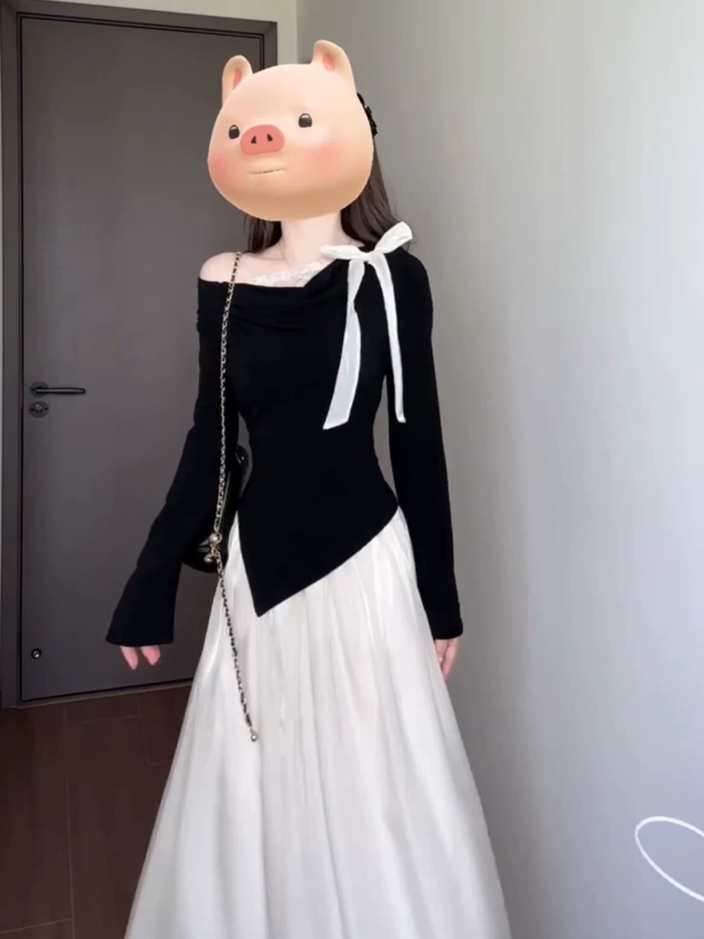 사람들 면 한 부서 이른 가을 비스듬한 어깨 의류 여성 순수한 욕망 디자인 센스 몸매 가꾸기 슬림해 보이는 새로운 긴팔 티셔츠 품격 착용 가져 가라. 상세 이미지 3