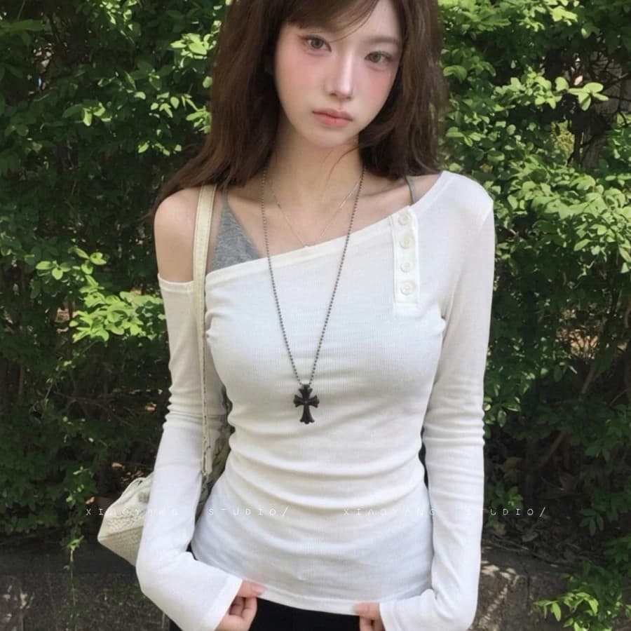 사람들 면 디자인 센스 비스듬한 어깨 긴팔 티셔츠 여성 화이트 몸매 가꾸기 기본 셔츠 작은 대중 캐주얼 맨위 이른 가을 착용 가져 가라. 상세 이미지 1
