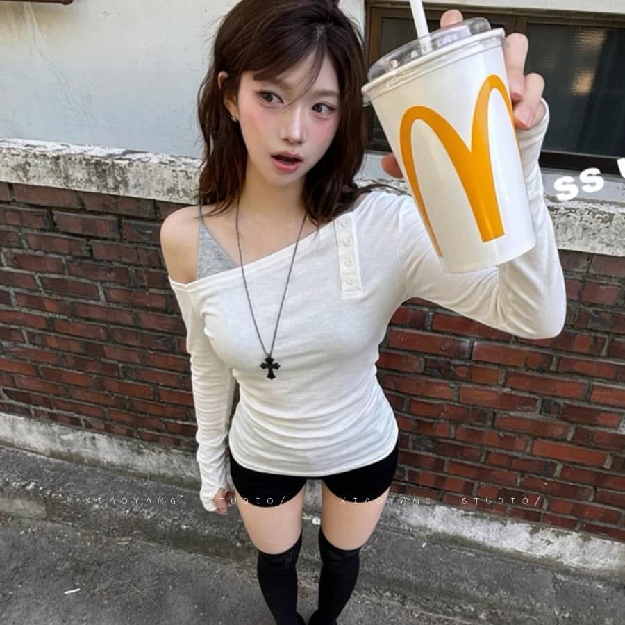 사람들 면 디자인 센스 비스듬한 어깨 긴팔 티셔츠 여성 화이트 몸매 가꾸기 기본 셔츠 작은 대중 캐주얼 맨위 이른 가을 착용 가져 가라. 상세 이미지 5